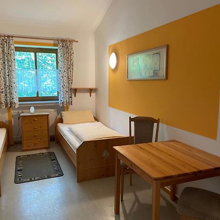 Krug'S Family Hostel Und Restaurant Weilheim in Oberbayern Εξωτερικό φωτογραφία