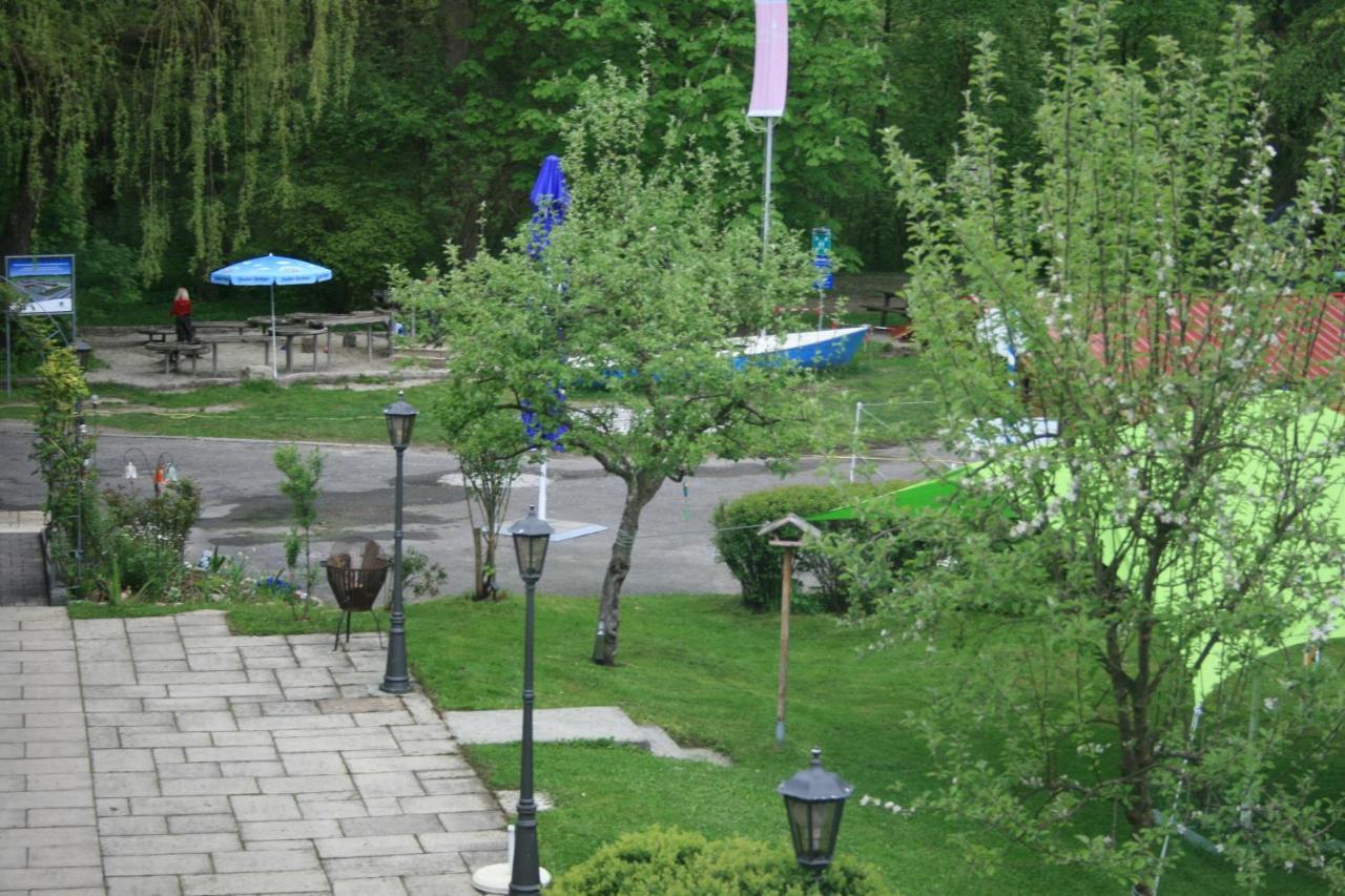 Krug'S Family Hostel Und Restaurant Weilheim in Oberbayern Εξωτερικό φωτογραφία